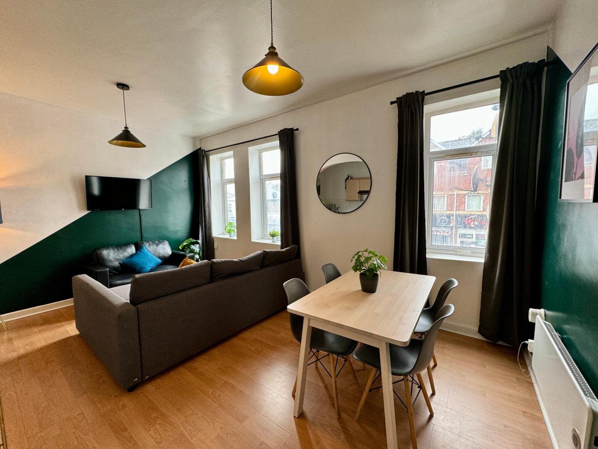 Space For Groups, 10 Mins From Queen St! Cardiff Extérieur photo