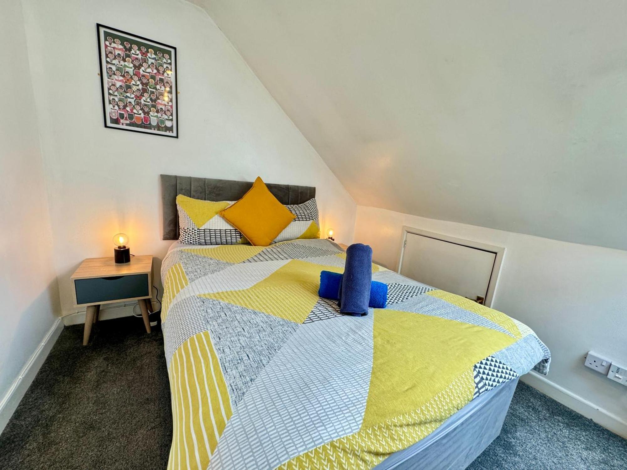 Space For Groups, 10 Mins From Queen St! Cardiff Extérieur photo
